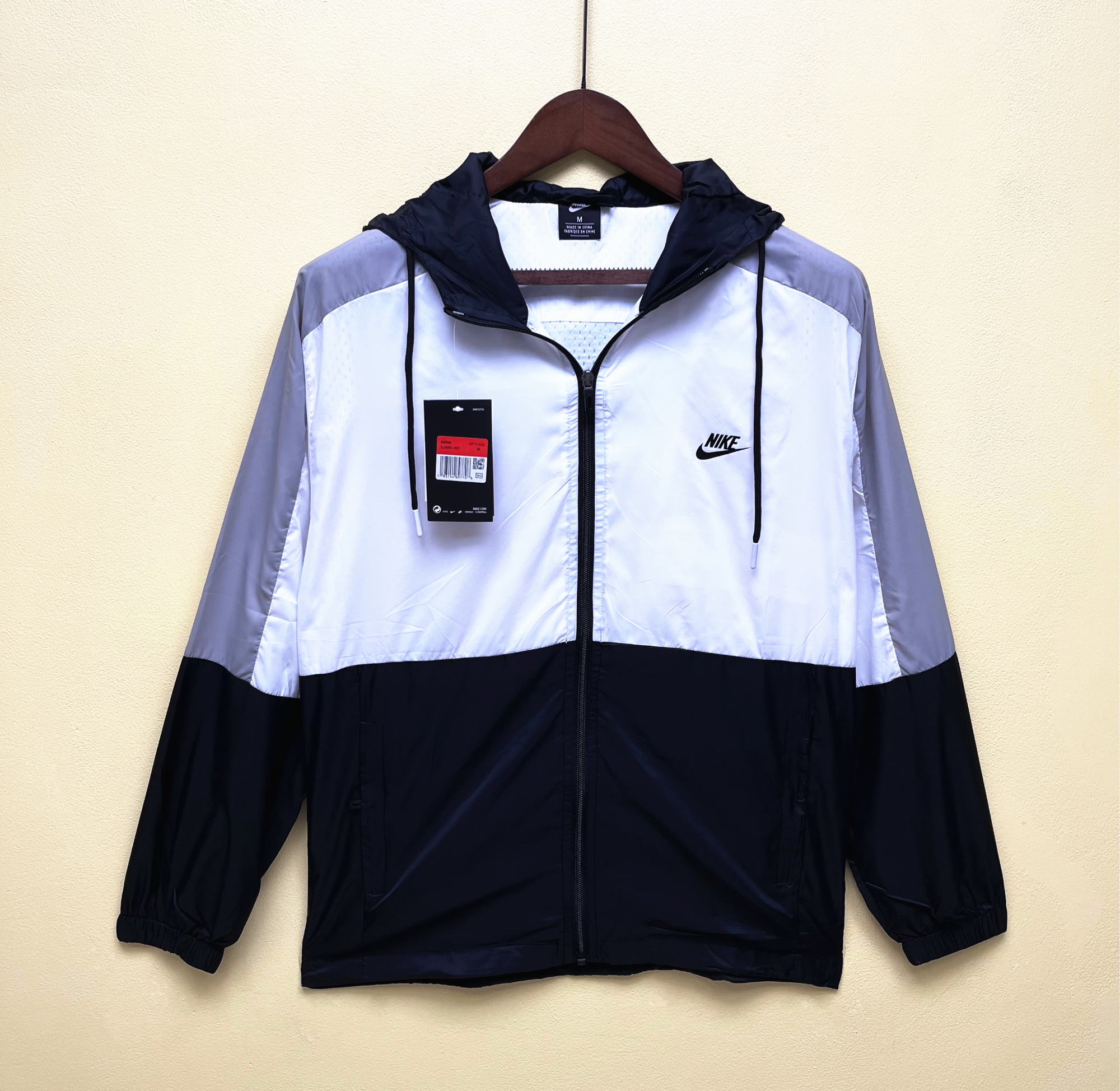 2023-24 NIKE CASUAL TRENCH COAT BLACK AND WHITE 2023-24 NIKE CASUAL TRENCH COAT BLACK AND WHITE
