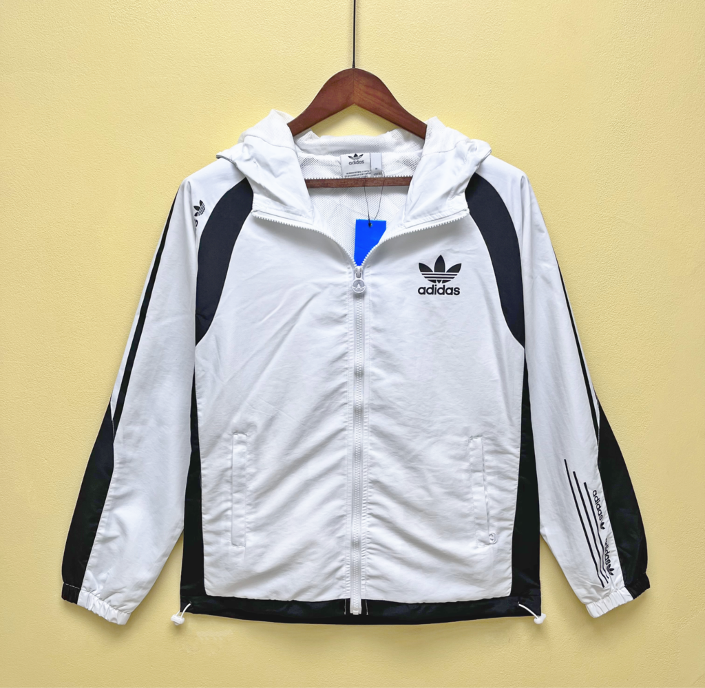 2023-24 TRENCH COAT COM CAPUZ ADIDAS PRETO E BRANCO