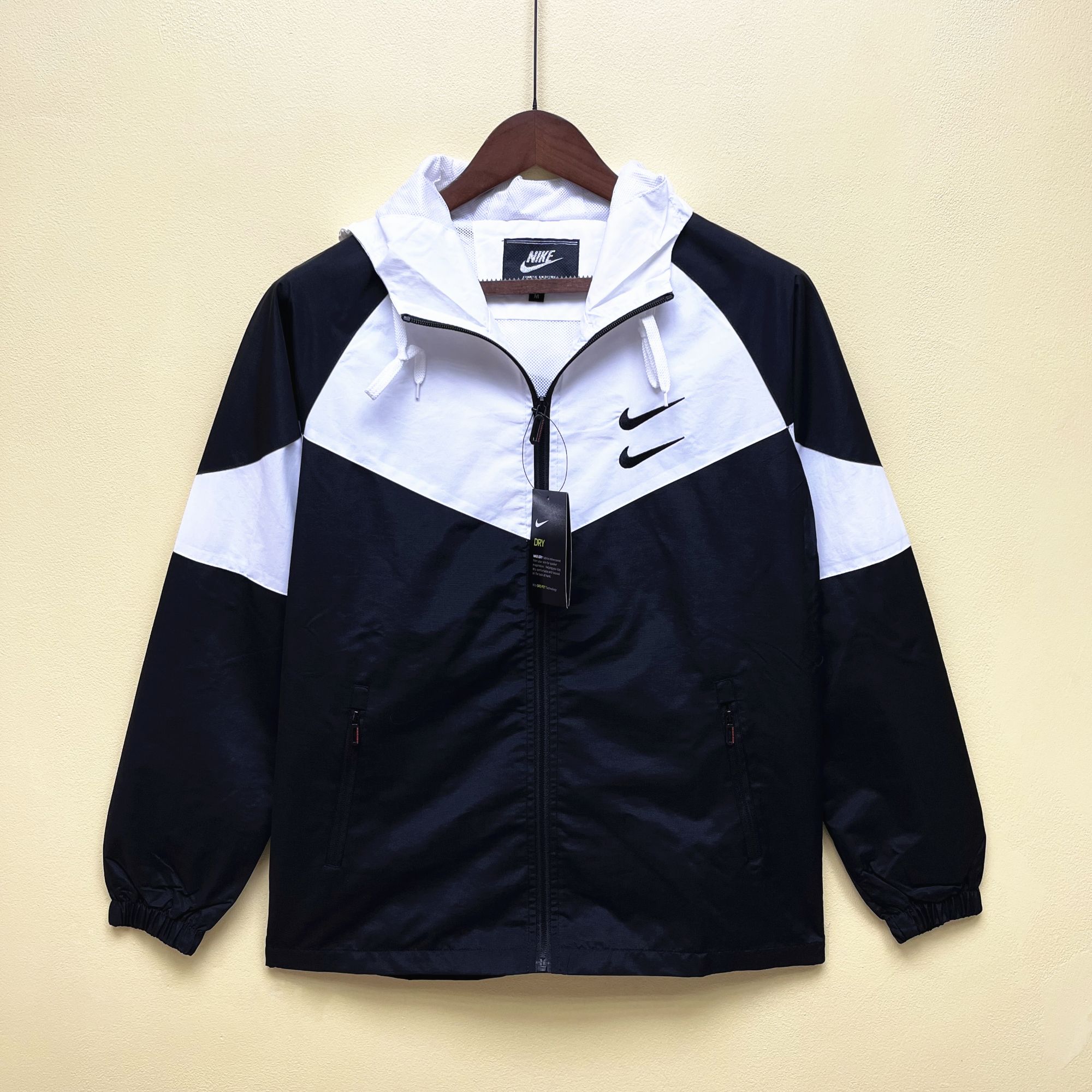 2023-24 NIKE CASUAL TRENCH COAT BLACK AND WHITE