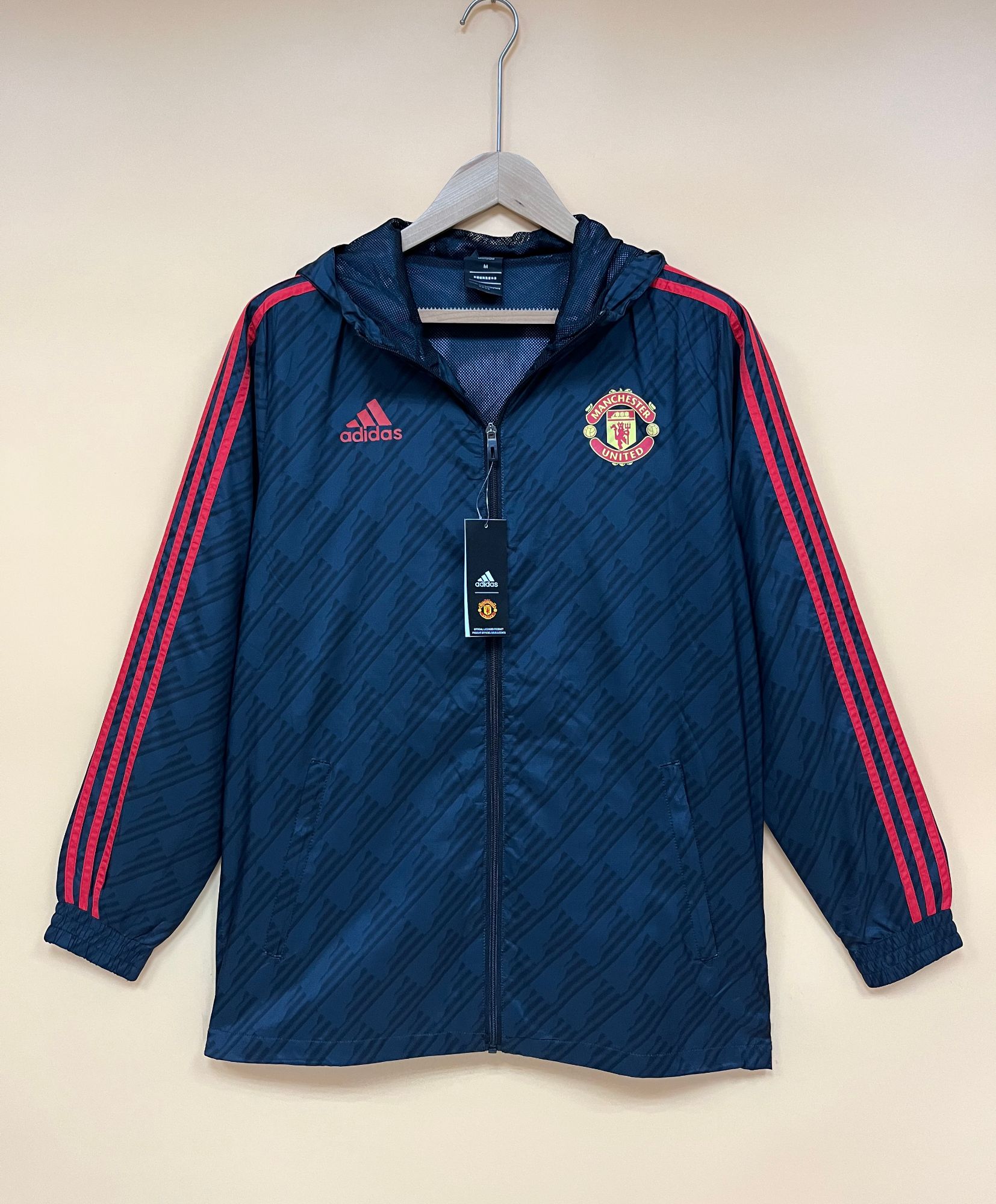2022 MANCHESTER UNITED BLACK WINDBREAKER