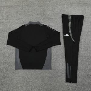 24-25 Riyadh black with gray stripe half zipper sweater tracksuit - Image 3