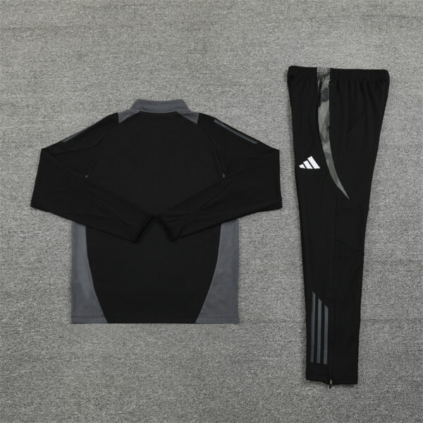 24-25 Riyadh black with gray stripe half zipper sweater tracksuit - Image 3