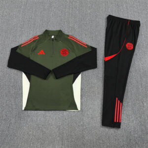25-26 Bayern green with black half zipper sweater tracksuit - Image 5