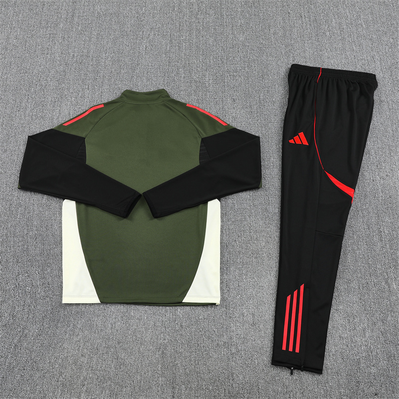 25-26 Bayern green with black half zipper sweater tracksuit