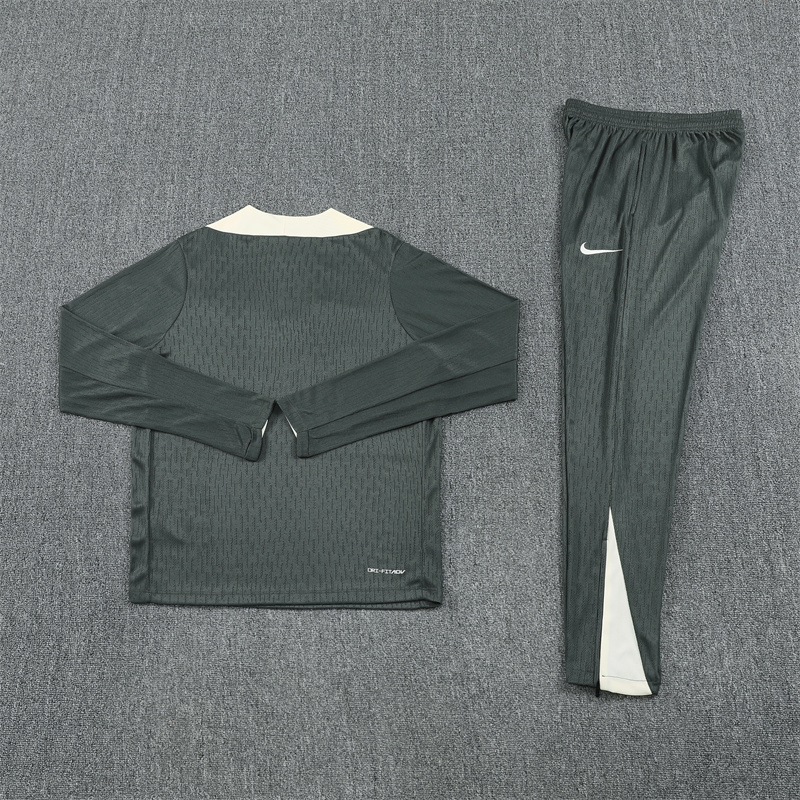 006-230 Player version 25-26 Chelsea army green with beige stripe half zipper sweater tracksuit