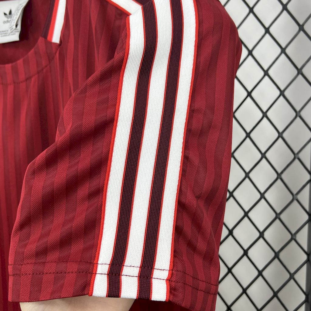 050f7eb2a16e43908b6213b2558c1576 Bayern Munich 2025-26 Terrace Icons Jersey