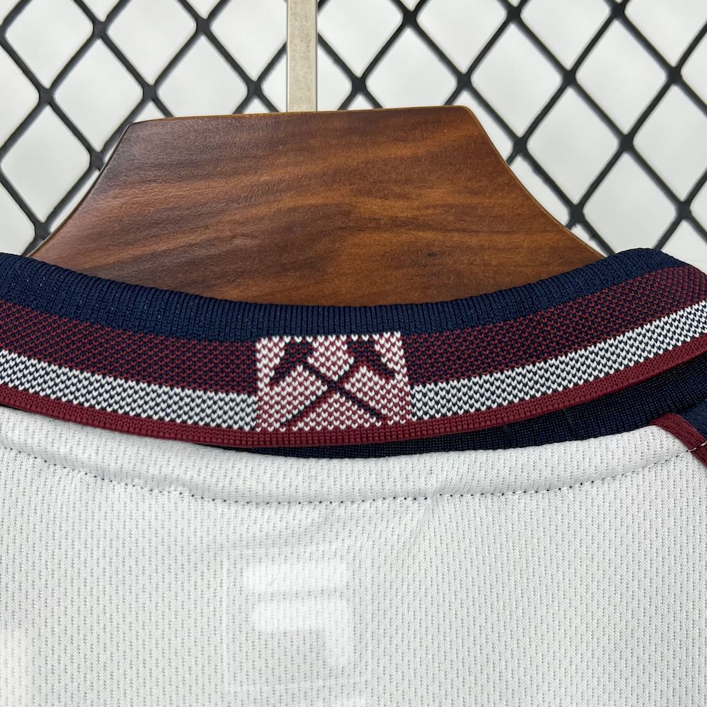 0dd7ef9813c04594930925a90410ebbd West Ham United 1999-01 Away Retro Jersey