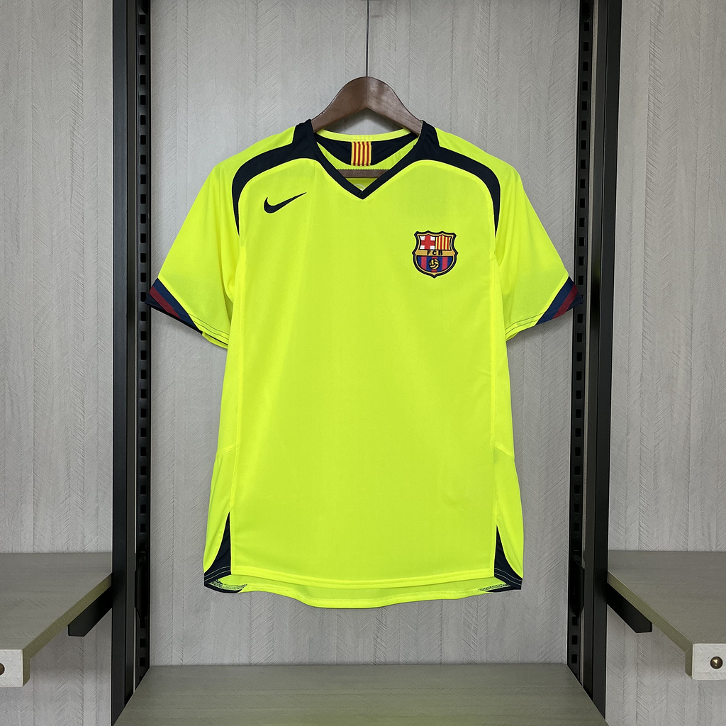 Retro Barcelona 2005-06 away jersey