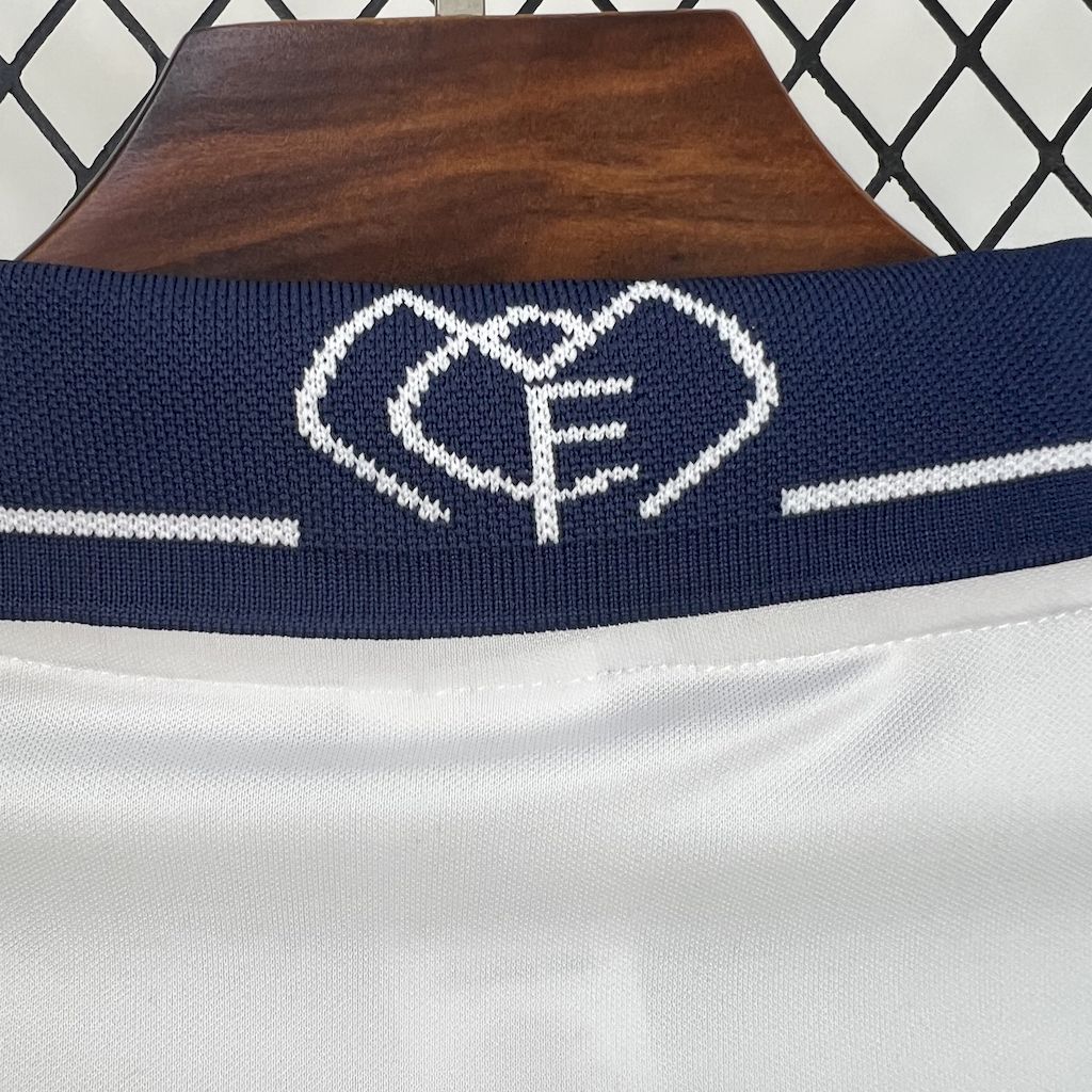 Real Madrid 2000-01 Home Retro Jersey