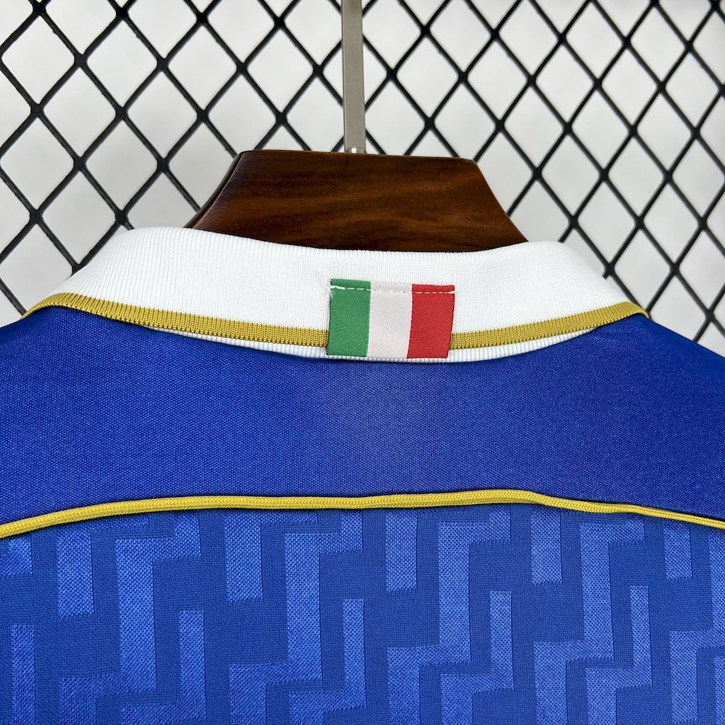 18c9c01471b540d8adba44887ad1c484 Italy 1995 Home Retro Jersey