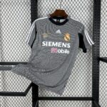 Real Madrid 2002-03 Goalkeeper Retro Jersey