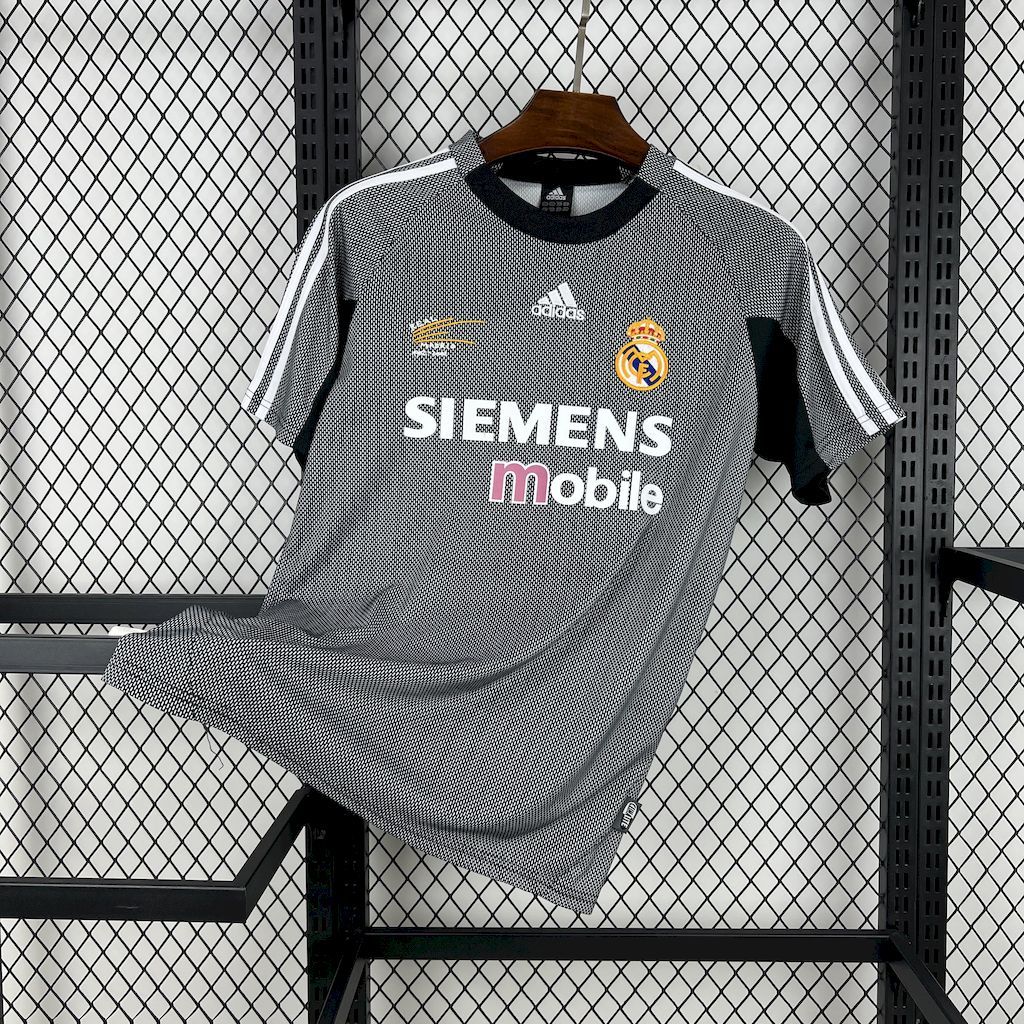 Real Madrid 2002-03 Goalkeeper Retro Jersey