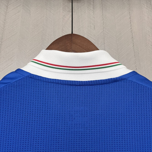 Retro Italian 2012 Home - Image 3
