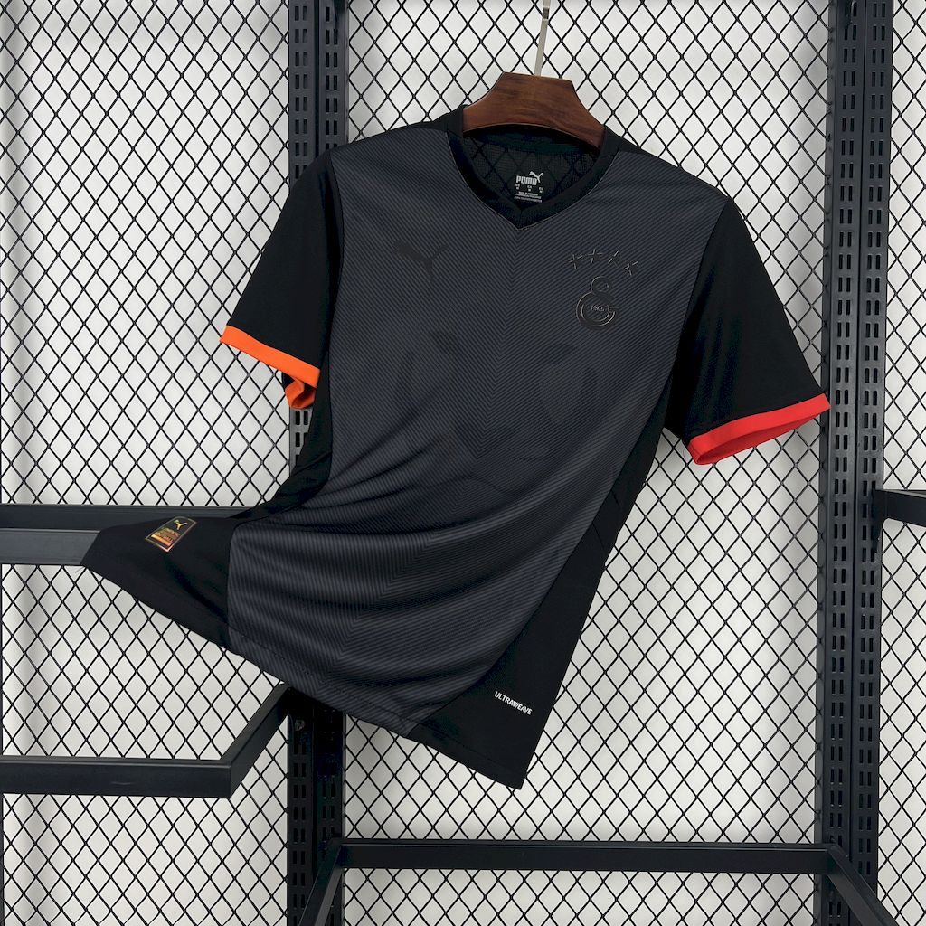 Galatasarays 2025-26 Black Special Edition Jersey