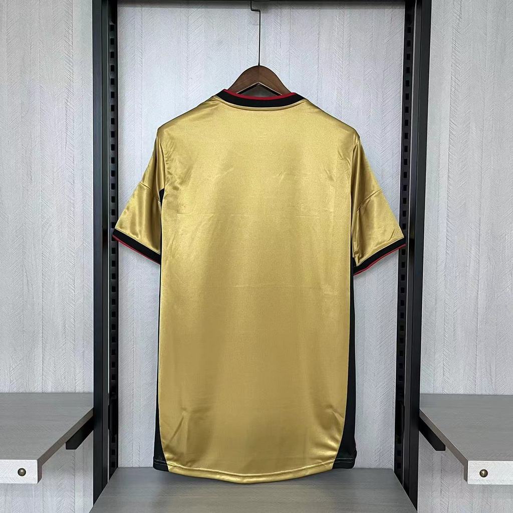 26b6877ffafa4523b9f78847ee4d18ad Retro AC Milan 2013-14 III