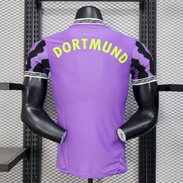 Borussia Dortmund 202425 Goalkeeper Special Jersey Player Version - Image 2
