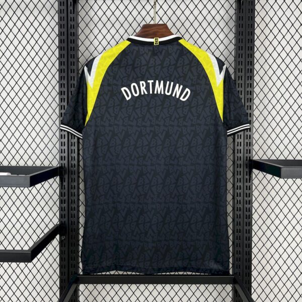 Borussia Dortmund 1995-96 Away Retro Jersey - Image 3