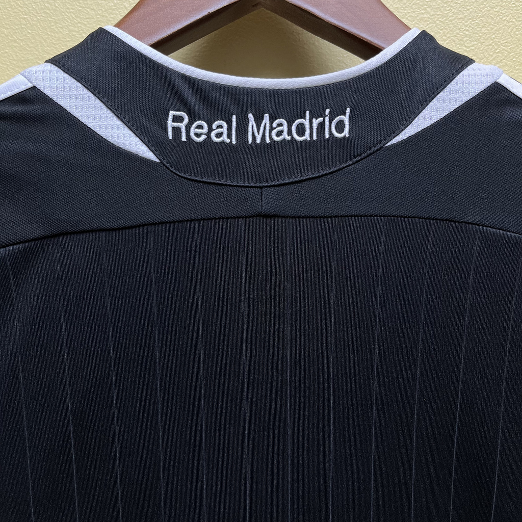 339fc2d8eb6d4b6fbc9c61f65f0f4e58 Retro Real Madrid 0607 II Away