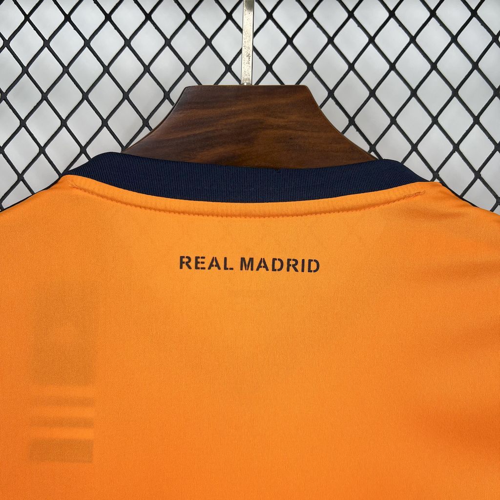 363a2fc56df14a7aa5543648eb93bcbe Real Madrid 2013-14 Third Retro Jersey