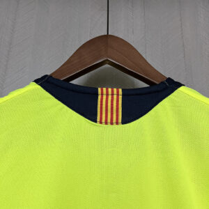 Retro Barcelona 2005-06 away jersey - Image 2