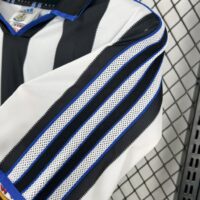 Newcastle United 1999-00 Home Retro Jersey