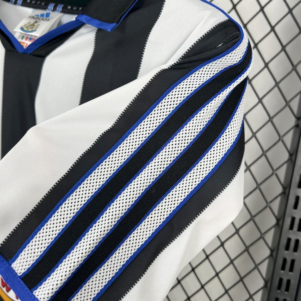 Newcastle United 1999-00 Home Retro Jersey