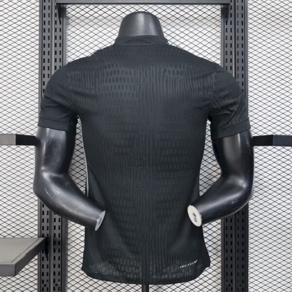 Paris Saint-Germain 202425 Black goalkeeper uniform Jersey Player Version - Image 3