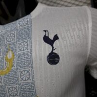4e54c8113c0e4225a11aad1a0ab50a47 Tottenham Hotspur 2025-26 White Gold Snake Edition Jersey Player Version