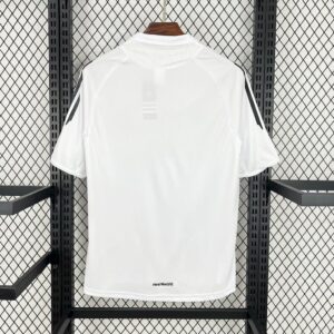 Real Madrid 2005-06 Home Retro Jersey - Image 3