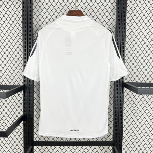 Real Madrid 2005-06 Home Retro Jersey - Image 3