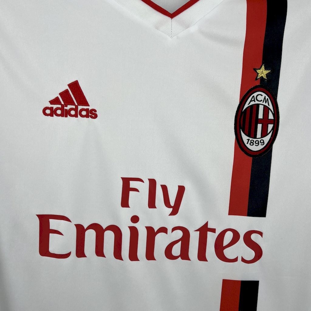 63b5df0be8c14ca78416e0e691076082 AC Milan 2011-12 Away Retro Jersey
