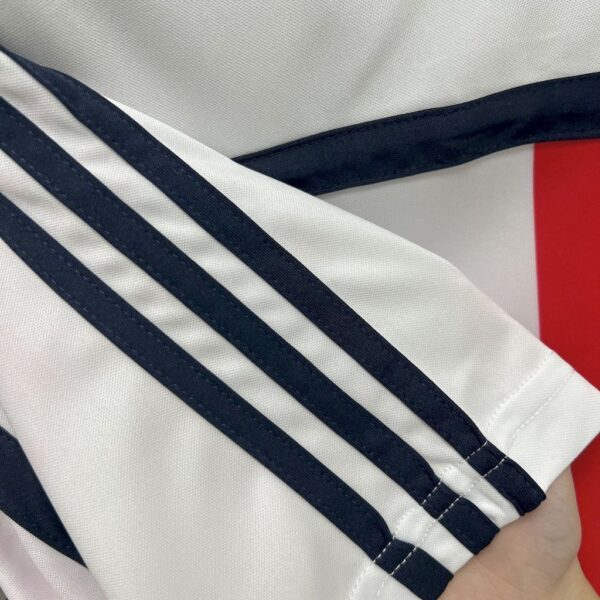 Bayern Munich 2000-01 Away Retro Jersey - Image 2