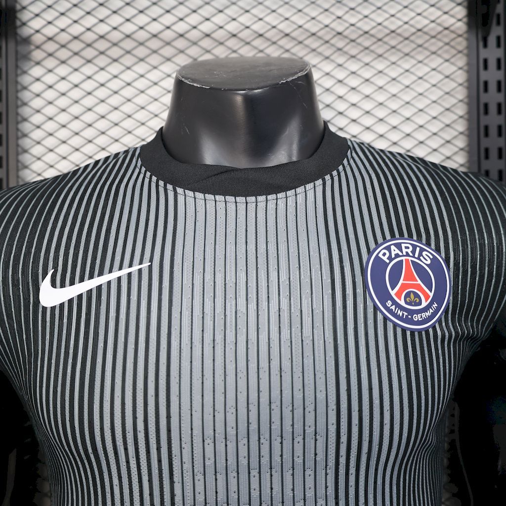 6dc9d424e9bf446bb59796c820e90de5 Paris Saint-Germain 202425 Black goalkeeper uniform Jersey Player Version