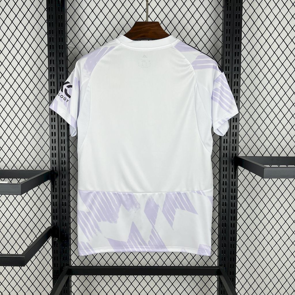 Manchester United 2025-26 Away Jersey