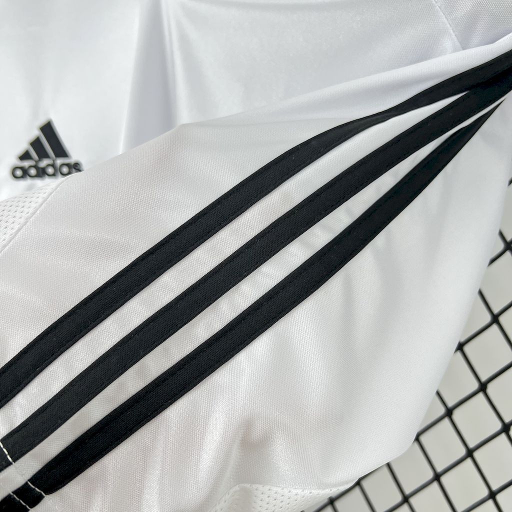 Real Madrid 2004-05 Home Retro Jersey