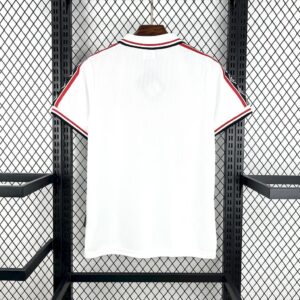 Manchester United 1998-99 White Retro Jersey - Image 3