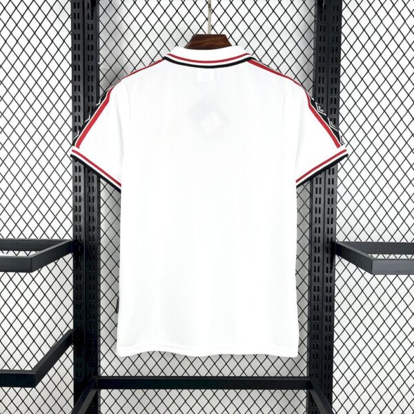 Manchester United 1998-99 White Retro Jersey - Image 3