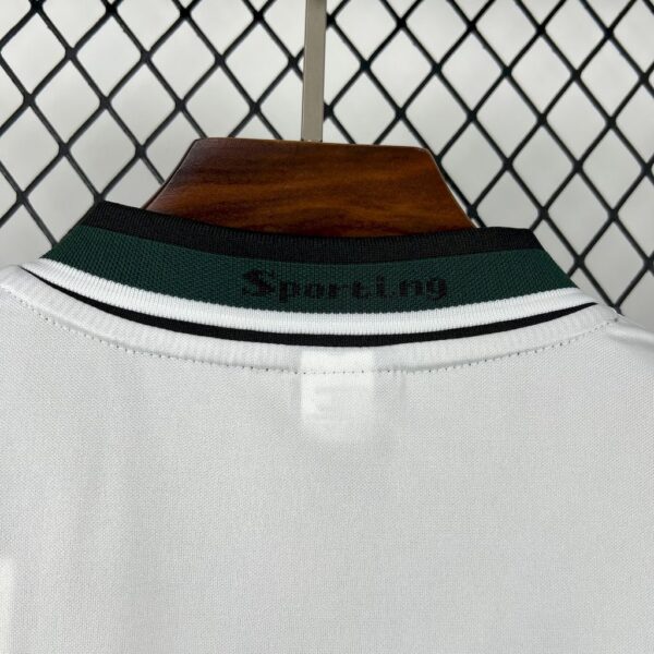 Sporting CP 2000-01 Home Retro Jersey - Image 3