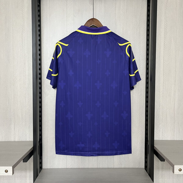 Retro Fiorentina 1997-98 Home - Image 3