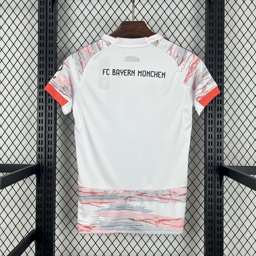 Bayern Munich 2025-26 Away Womens Jersey