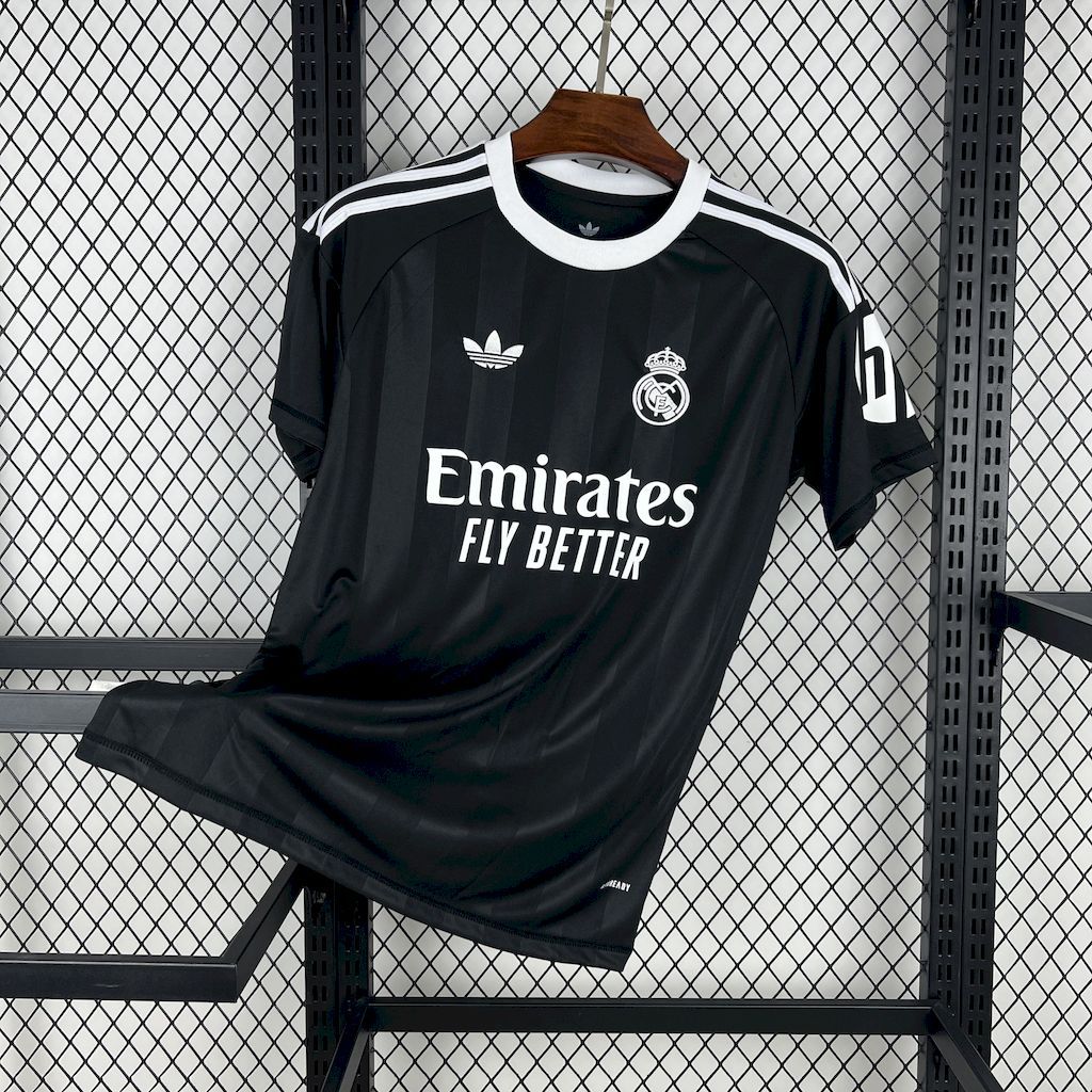 Real Madrid 2025-26 Training Jersey