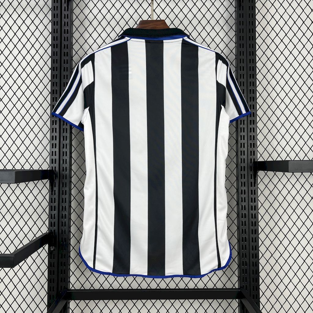 Newcastle United 1999-00 Home Retro Jersey