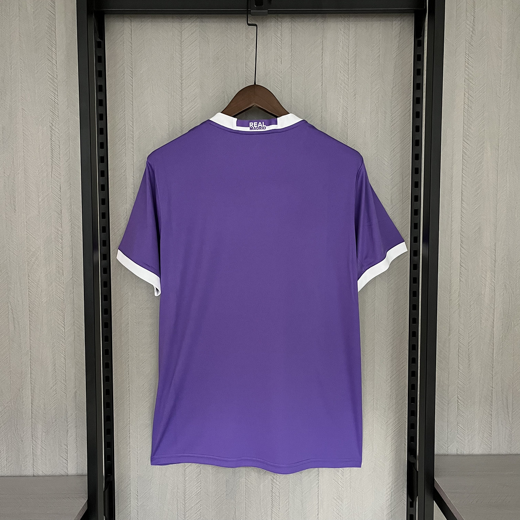 Retro 2016-17 Real Madrid away