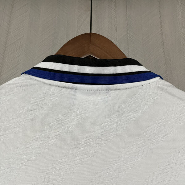 Retro Everton 1994-95 away jersey - Image 2