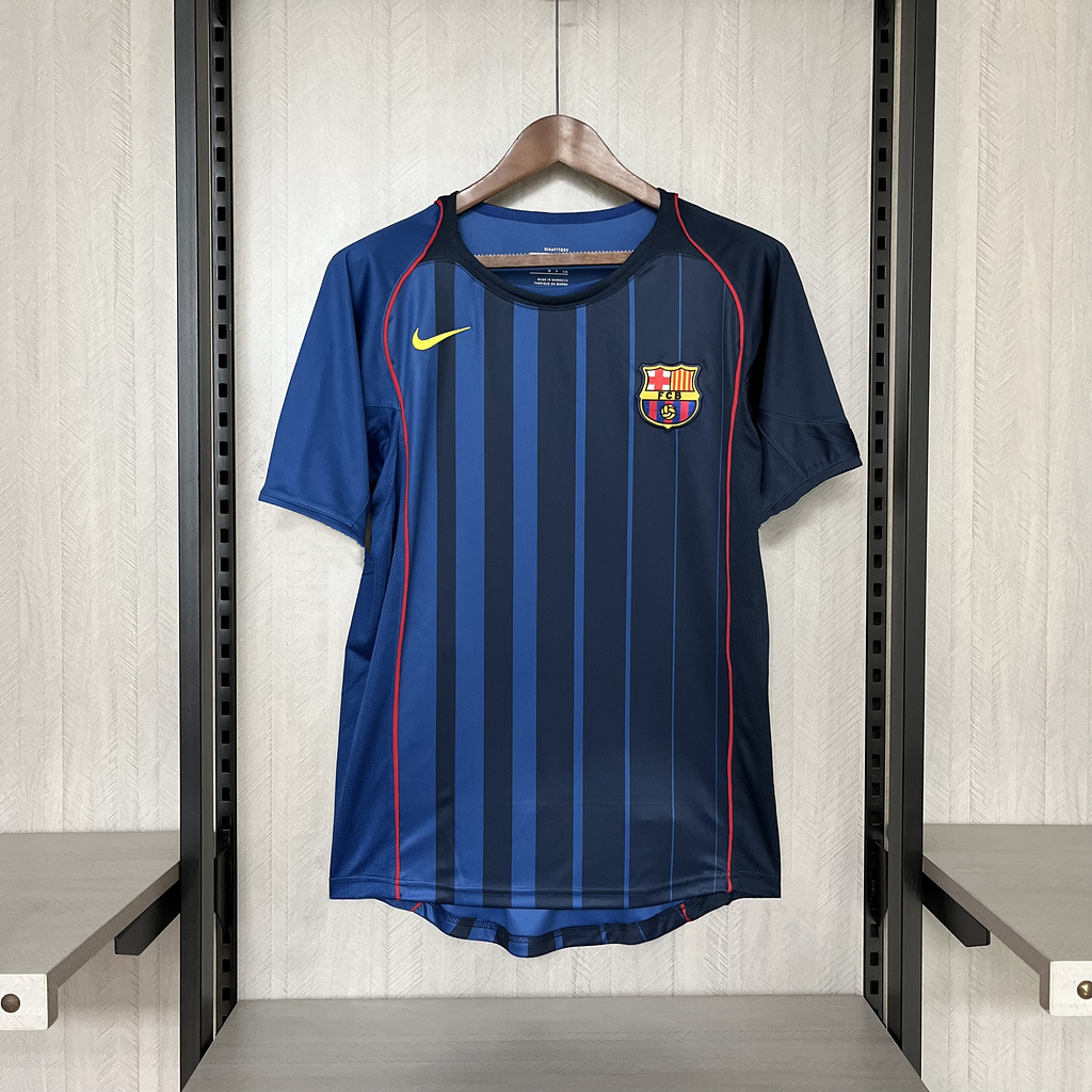 Retro Barcelona 2004-05 away jersey