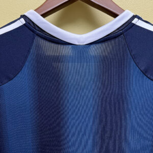 Retro 0405 Newcastle Away - Image 3