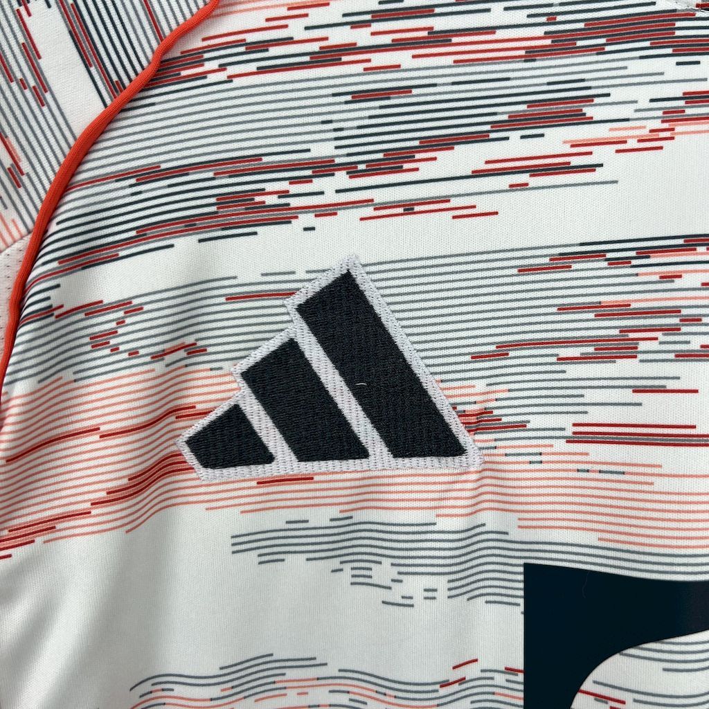 ec5453577a7f4b3aaa11aa9890fe381f Bayern Munich 2025-26 Away Jersey