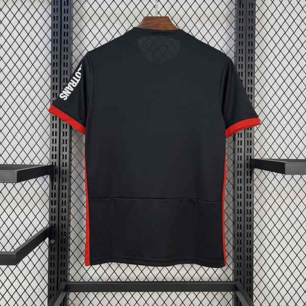 Eintracht Frankfurt 202425 Away Jersey - Image 3