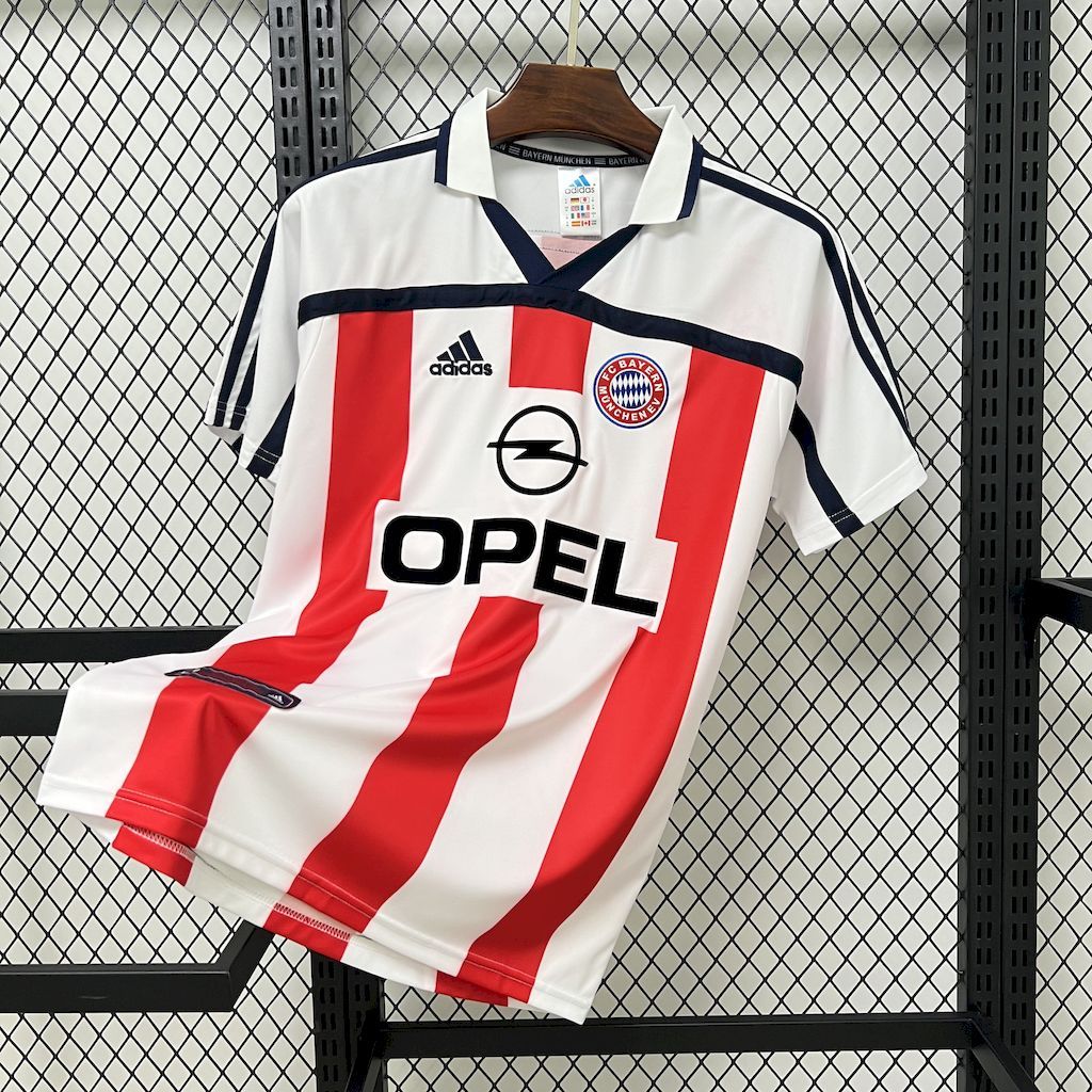 Bayern Munich 2000-01 Away Retro Jersey Bayern Munich 2000-01 Away Retro Jersey