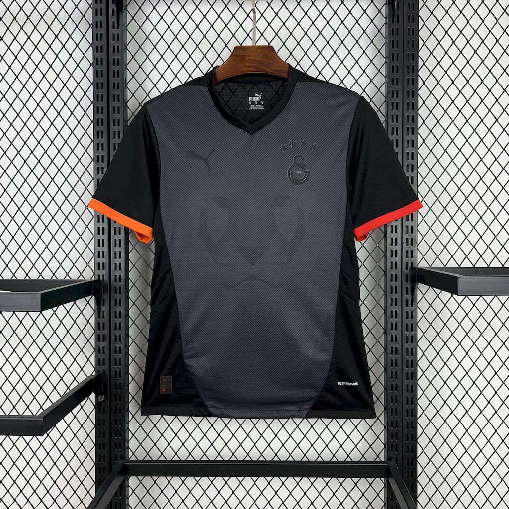 Galatasarays 2025-26 Black Special Edition Jersey